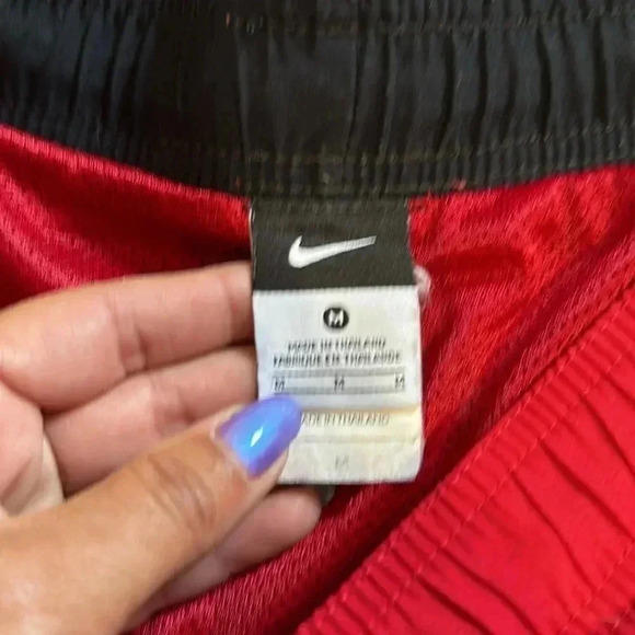 Nike Men’s red swim trucks size medium - Picture 4 of 9